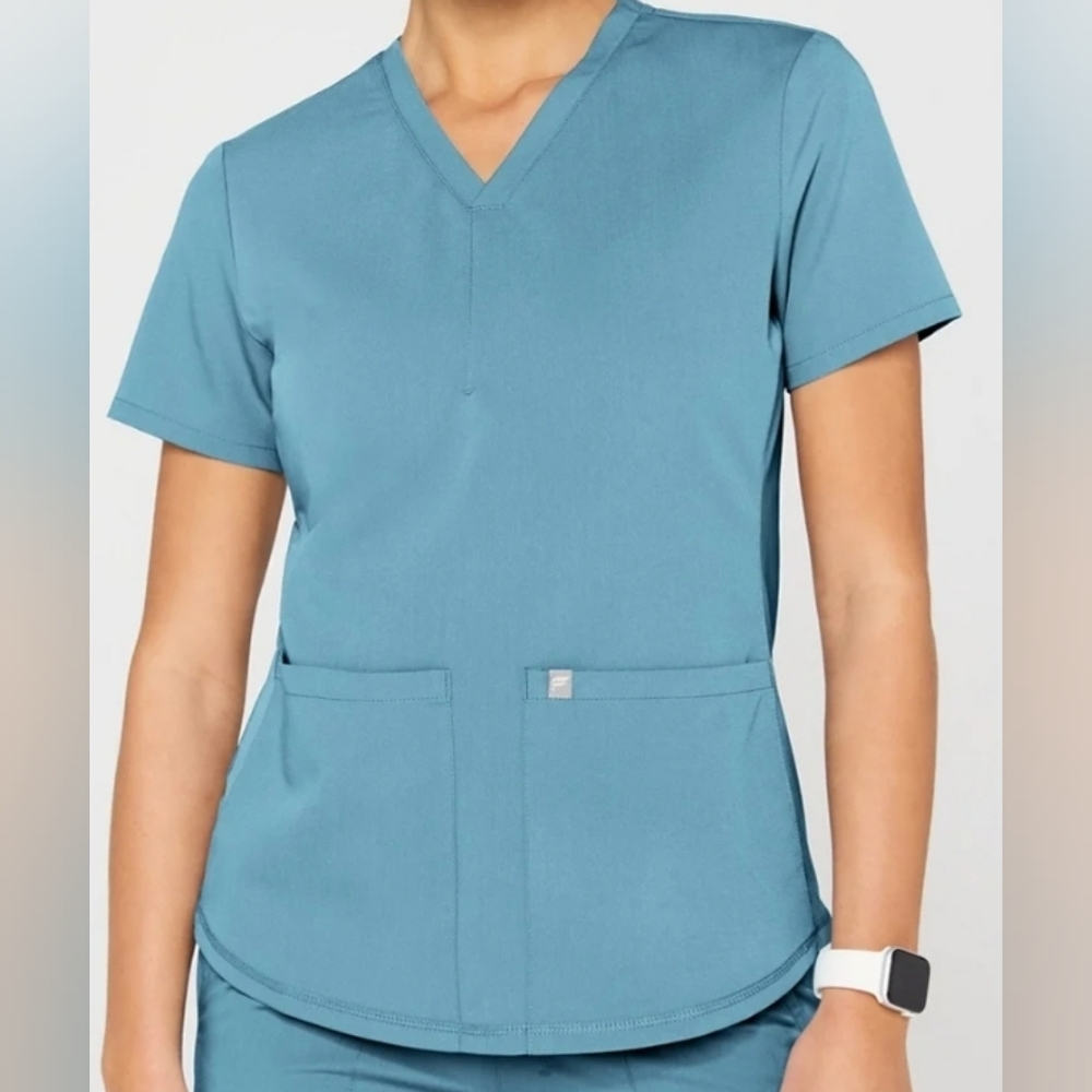 Women's Fabletics Scrub Top Blue Size Small‎